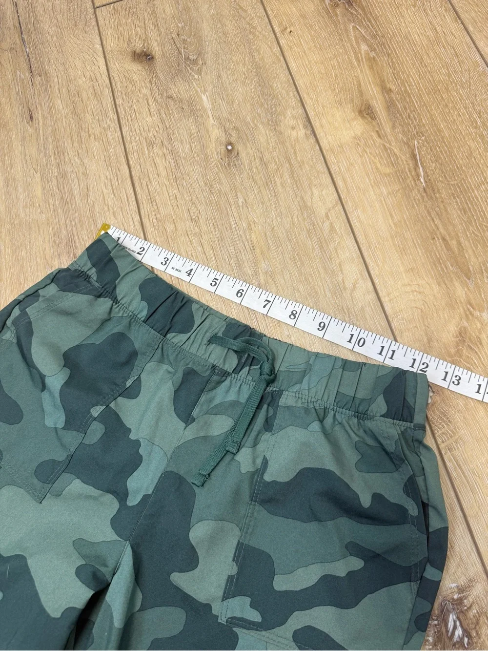 Old Navy Kids Green Camo Joggers Girls L 10-12 Like New Stretchtech